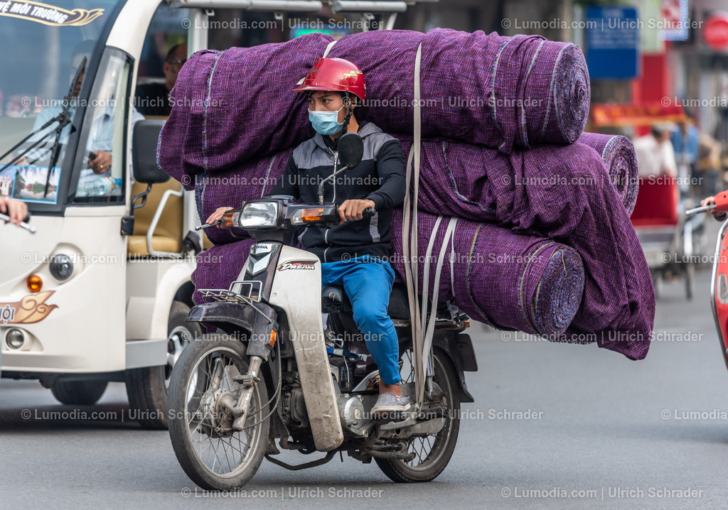 202510-121 | Stockfoto und Bilderpool mit Bildmaterial aus Deutschland, dem Harz, Halberstadt, Quedlinburg, Wernigerode und weltweit. Qualitativ hochwertige und professionelle Fotos anschauen und kaufen. - Realisiert mit Pictrs.com