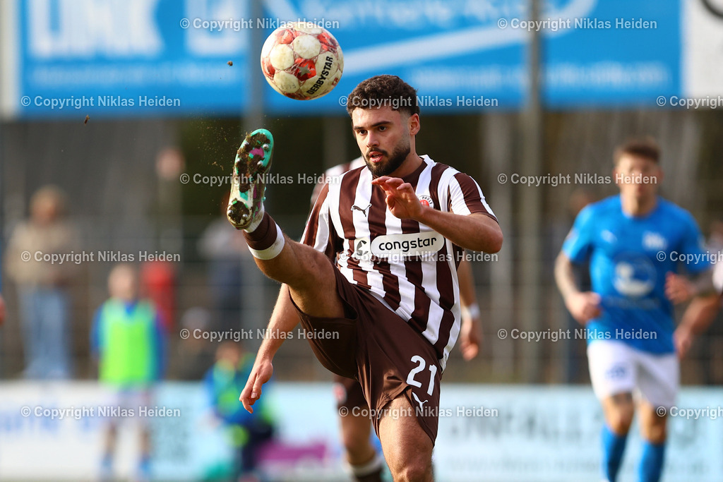 NH_FCStPauliU23_BWLohne_RegionalligaNord_01032026 | #21 Kenan Aydin (FC St. Pauli U23)Fußball I Herren I Regionalliga Nord I Saison 2025-2026 I 24. Spieltag I FC St. Pauli U23 - Blau-Weiß Lohne I 01.03.2026 I Edmund-Plambeck-Stadion
