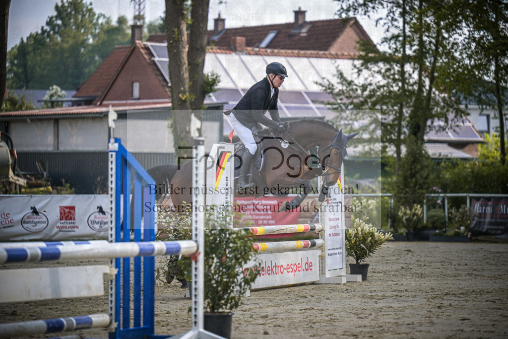 DOS_4265 | Entdecke hochwertige Reitturnierfotos von Foto Oger. Professionell, emotional und authentisch – jetzt Lieblingsmomente im Shop bestellen.Deutschlandweite Turnierfotografie. - Realisiert mit Pictrs.com
