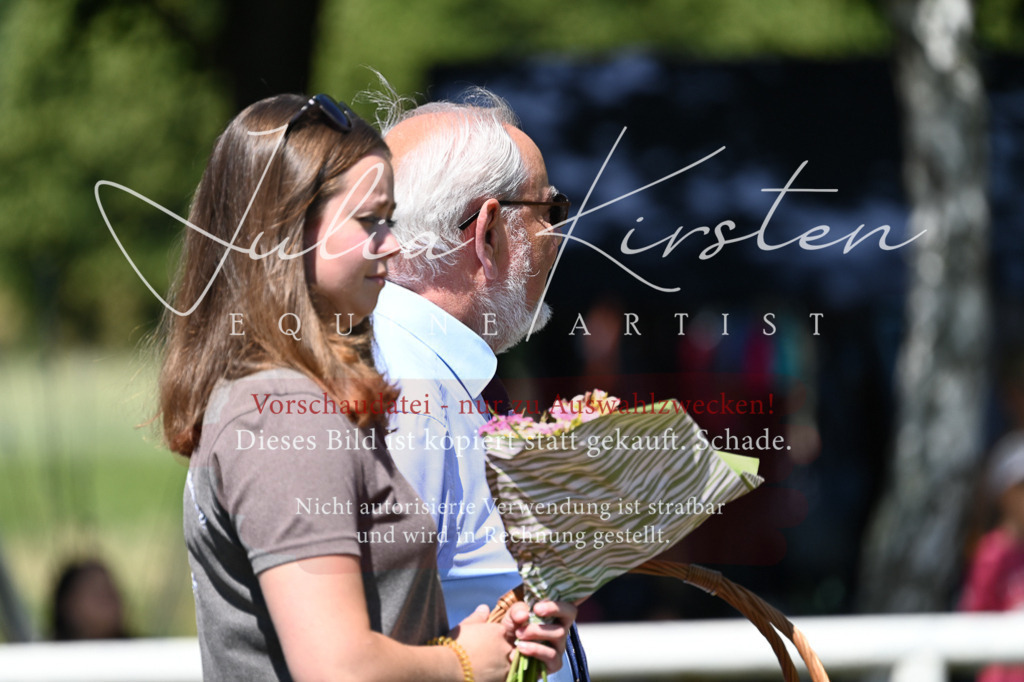 DSC_0868 | Pferde- und Turnierfotografie in Westsachsen. Pferdeportraits, Auftragszeichnungen und intuitive Kunst.