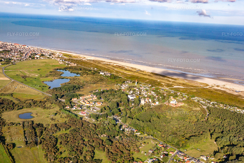 Aerial view: View of the town in Cayeux-sur-Mer in the state Somme, France.Photo: IMG_70961.jpg taken on 08/24/2014 by Werner Riehm/FLY-FOTO.comResolution of the original: 4752 x 3168 px