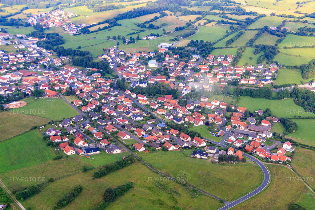 Luftbild: Fuldaer Straße in Hosenfeld im Bundesland Hessen in Deutschland. Foto: IMG_68526.jpg vom 21.06.2014 durch Werner Riehm/FLY-FOTO.de