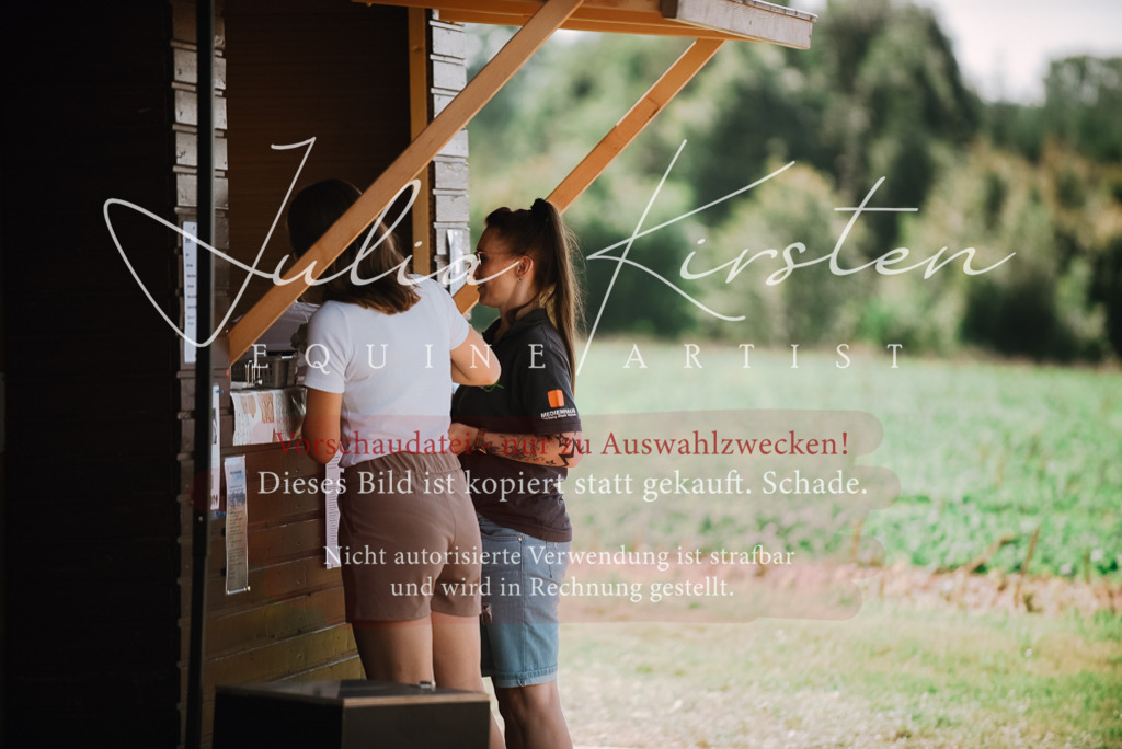 DSC_3398 | Pferde- und Turnierfotografie in Westsachsen. Pferdeportraits, Auftragszeichnungen und intuitive Kunst.