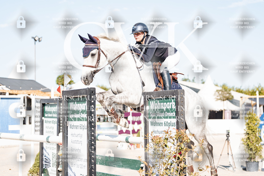 CK904447 | Turnierfotografie Pferdefotografie Trier Rheinland-Pfalz Pferdesport Reitsport Tierfotografie Sportfotografie Pferdevideo Pferdevideografie Equestrianvideography equestrianphotography  - Realisiert mit Pictrs.com