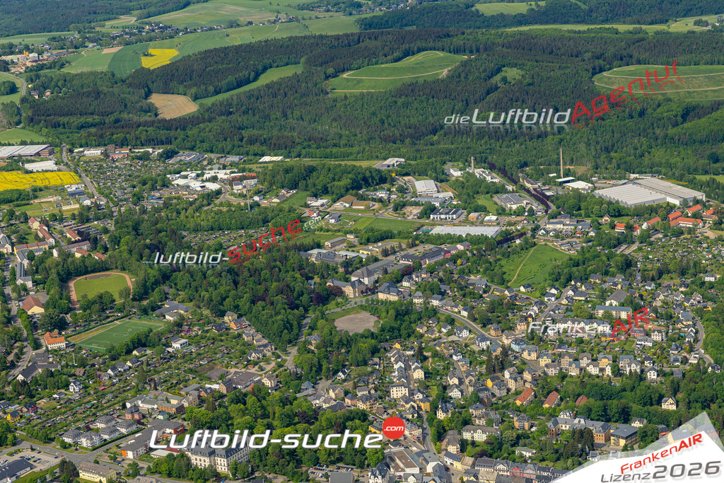 Das Luftbild der Stadt Schneeberg wurde 2022 vom Flugzeug heraus erstellt (keine Drohnen-Aufnahmen) Aufnahmehöhe ca.450 Meter- hohe Bildauflösung und Druck-Qualität. Garantiert!
