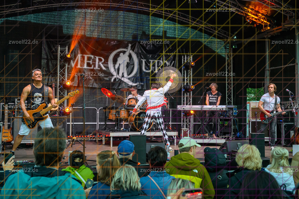 MerQury zum Stadtfest Wilsdruff, Wildruff am 22.08.2026 | Zum Stadtfest Wilsdruff 2026 gastierte die Dresdner Queen-Tribute-Band MerQury am Samstag Abend auf dem Markt in Wilsdruff. - Realisiert mit Pictrs.com