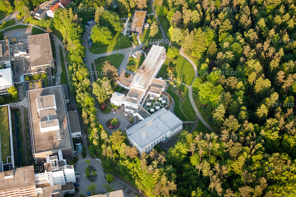 Langensteinbach, SRH Klinikum | Luftbild: Langensteinbach, SRH Klinikum im Ortsteil Langensteinbach in Karlsbad im Bundesland Baden-Württemberg in Deutschland. Foto: IMG_27602.jpg vom 23.05.2010 durch Werner Riehm/FLY-FOTO.de - Realisiert mit Pictrs.com