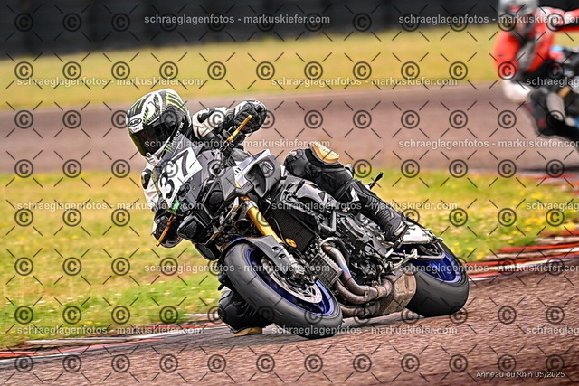 25bt02-0213 | markuskiefer.com - Realisiert mit Pictrs.com