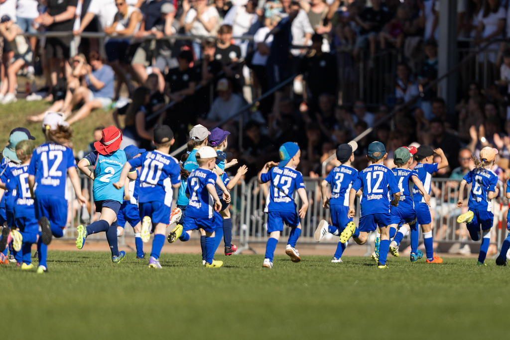 Fußball I Männer I 40. Pfingscup Hollage I 13431 | realhellocedii - Realisiert mit Pictrs.com