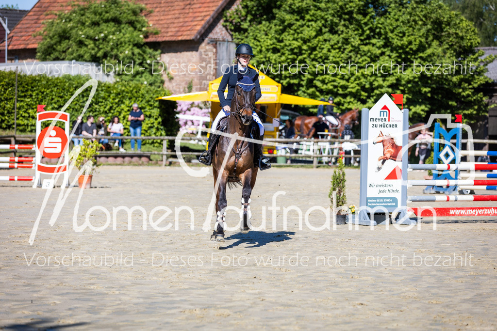 Donop24-A2Spr-046 | MomenTaufnahmen Pferdesportfotos