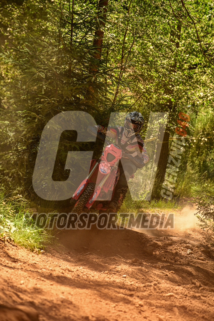 NZ8_2617 | grenznic640