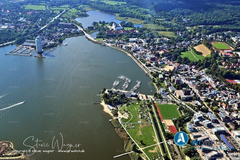 Luftbild Schleswig, Luisenbad, Schleistrasse, Schleswiger Kanu-Club, Segel-Club, Koenigswiesen | Luftbild Schleswig, Luisenbad, Schleistrasse, Schleswiger Kanu-Club, Segel-Club, Koenigswiesen