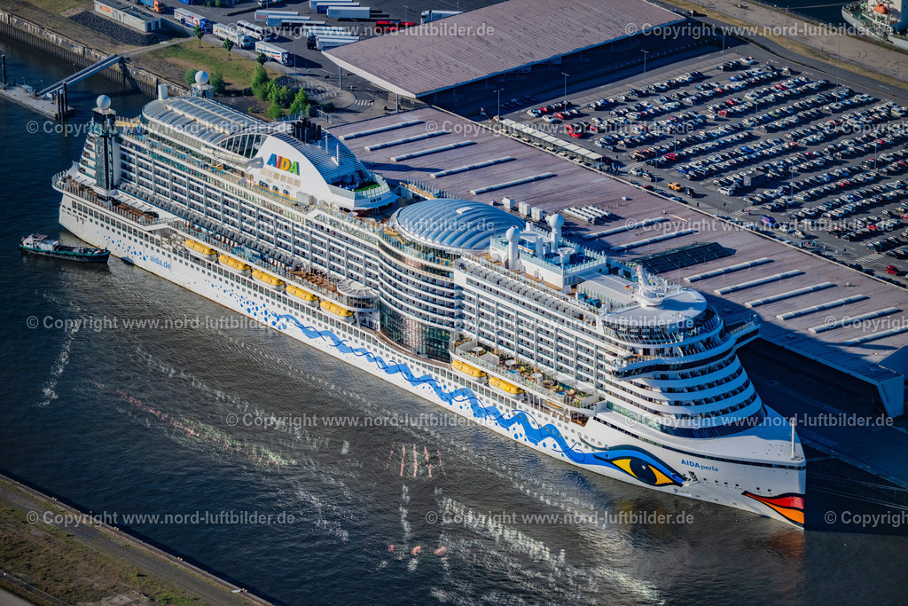 Hamburg_Steinwerder_Cruise_Terminal_AIDA_Perla_ELS_1017240525 | HAMBURG 24.05.2025 Kuhwerder und Kreuzfahrt-Terminal in Hamburg-Mitte / Steinwerder " Aidaperla ". Ein Projekt der Hamburg Port Authority HPA. // Kuhwerder and the cruise terminal in Hamburg-Mitte / Steinwerder "Aidaperla." A project of the Hamburg Port Authority (HPA). Foto: Martin Elsen