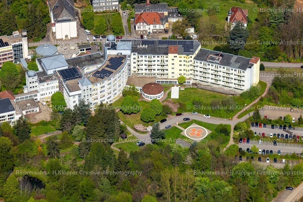 Luftbilder Hagen-1220 | LuftbildfotografieKlinikgelände und Helikopter - Landeplatz des Krankenhauses " VAMED Klinik Hagen-Ambrock " an der Straße Ambrocker Weg in Hagen im Ruhrgebiet im Bundesland Nordrhein-Westfalen, Deutschland - Realisiert mit Pictrs.com
