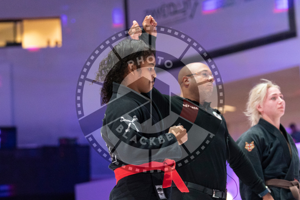 20231109PBB4421 | Fighters compete during the AJP World Professional Championship in the Mubadala Arena in Abu Dhabi, Arab United Emirates, on November 9, 2023.