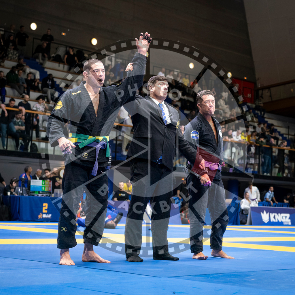 20240125PBB02267 | Fighters compete during the sixth day of the Brazilian Jiu-jitsu European Championship of the IBJJF in Paris, France, on January 25, 2024.