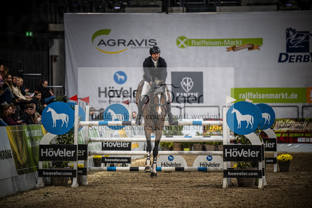 DOS_2895 | Entdecke hochwertige Reitturnierfotos von Foto Oger. Professionell, emotional und authentisch – jetzt Lieblingsmomente im Shop bestellen.Deutschlandweite Turnierfotografie. - Realisiert mit Pictrs.com