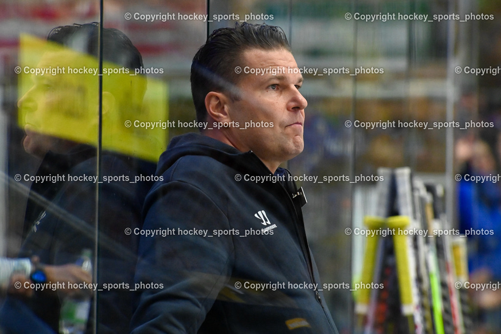 EC IDM Wärmepumpen VSV vs. HC Pustertal 8.10.2023 | Headcoach HC Pustertal VALTONEN Tomek, EC IDM Wärmepumpen VSV vs. HC Pustertal 8.10.2023, EC IDM Wärmepumpen VSV vs. HC Pustertal am 08.10.2023 in Villach (Stadthalle Villach), Austria, (Photo by Bernd Stefan)