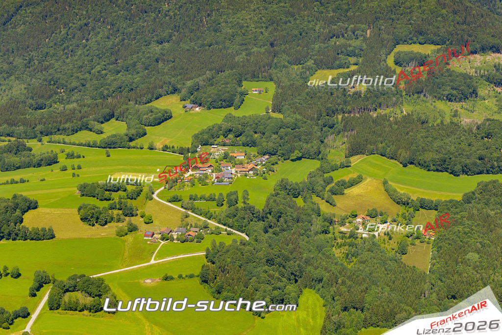 Aktuelles Luftbild von Fradlberg Zenting - Die Luftaufnahme wurde 2022 mittels UL-Flugzeug erstellt ( keine Drohne ) - hochauflösende Kamera-Systeme von  Canon -Beste Qualität - Für grossformatige Ausdrucke geeignet. Die Geschenkidee !