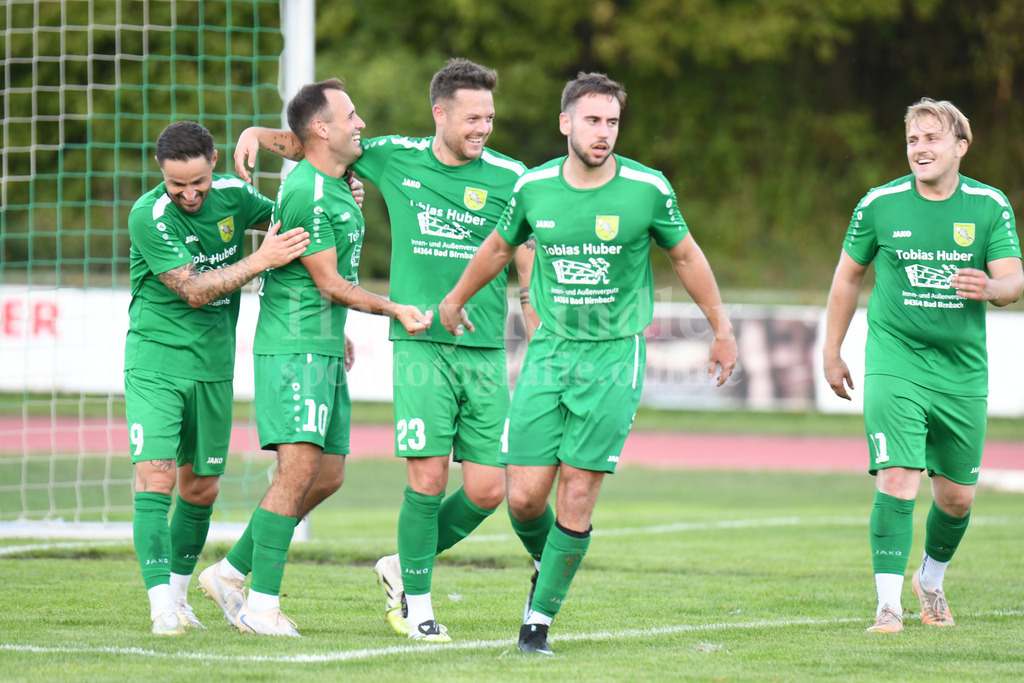 SpVgg GW Deggendorf : TSV Karpfham | Torjubel TSV Karpfham: v.l. Patrick Drofa; Tobias Dandl; Christian Brückl; Luca Winterstötter und Johannes Dorfner - Realisiert mit Pictrs.com