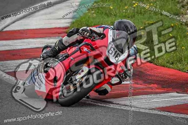 pubi1802 | Professionelle Fotos von Sportveranstaltungen, aber auch Hochzeiten und anderen Events. - Realisiert mit Pictrs.com