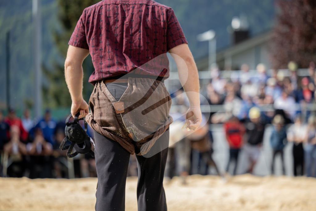 ZKSF2026_2Gang_201 | Die Schwinger des Schwyzer Kantonalen Schwingerverbandes: Fotos, die Dynamik und Leidenschaft festhalten, sowie emotionale Momente aus dem traditionellen Schwingsport zeigen. - Realisiert mit Pictrs.com