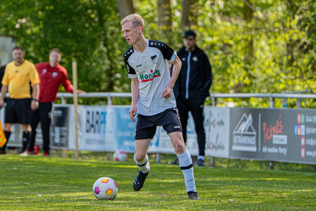 Fußball I Herren I Saison 2025-2026 I Kreisliga VEC I 24. Spieltag I 1. FC Varenesch - SC SW Bakum I 12049 | jns.sportfotos - Realisiert mit Pictrs.com