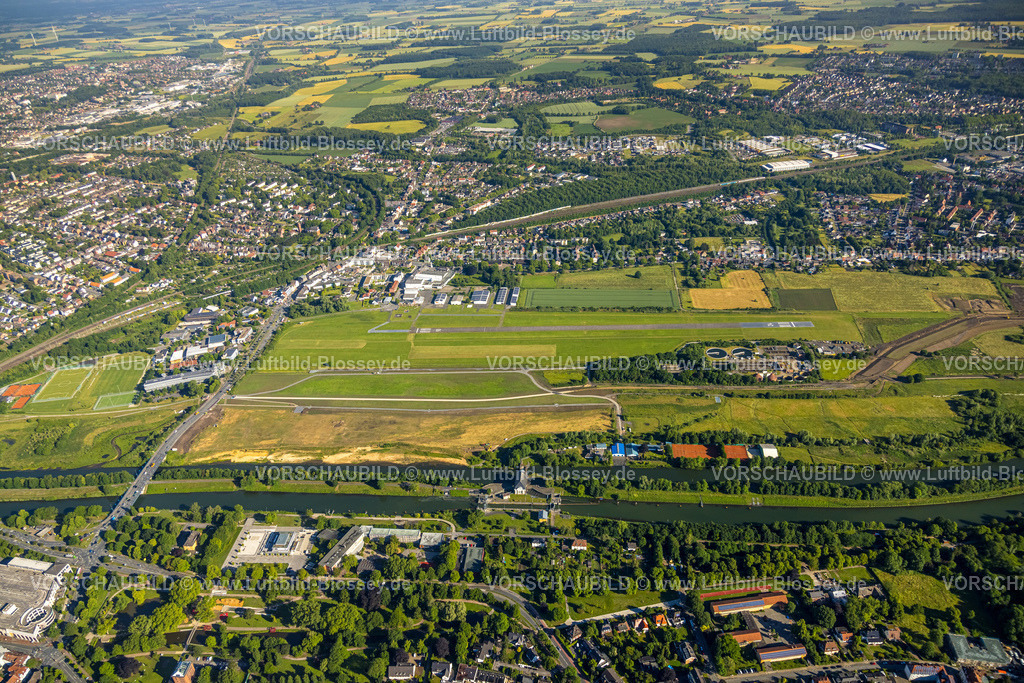Hamm220601432 | Luftbild, Flugplatz Hamm-Lippewiesen,Start- und Landebahn, Baustelle Erlebensraum Lippeaue am Fluss Lippe, Kläranlage Hamm Mattenbecke, Schleuse Hamm, Heessen, Hamm, Ruhrgebiet, Nordrhein-Westfalen, Deutschland