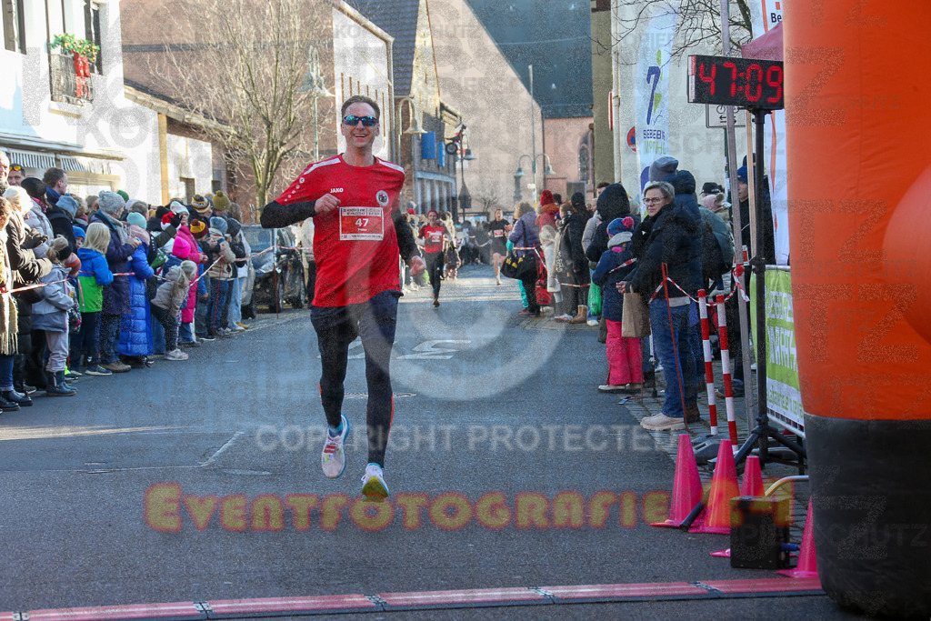 241201_1223_EX1_1929 | Sportfotografie im Rhein-Sieg Kreis, Köln, Bonn, NRW, Rheinland Pfalz, Hessen, etc. Unser Tätigkeitsfeld umfasst den Laufsport vom Volkslauf über den Marathon, Duathlon, Triathon bis zum Ultralauf wie Kölnpfad Ultra oder Schindertrail.