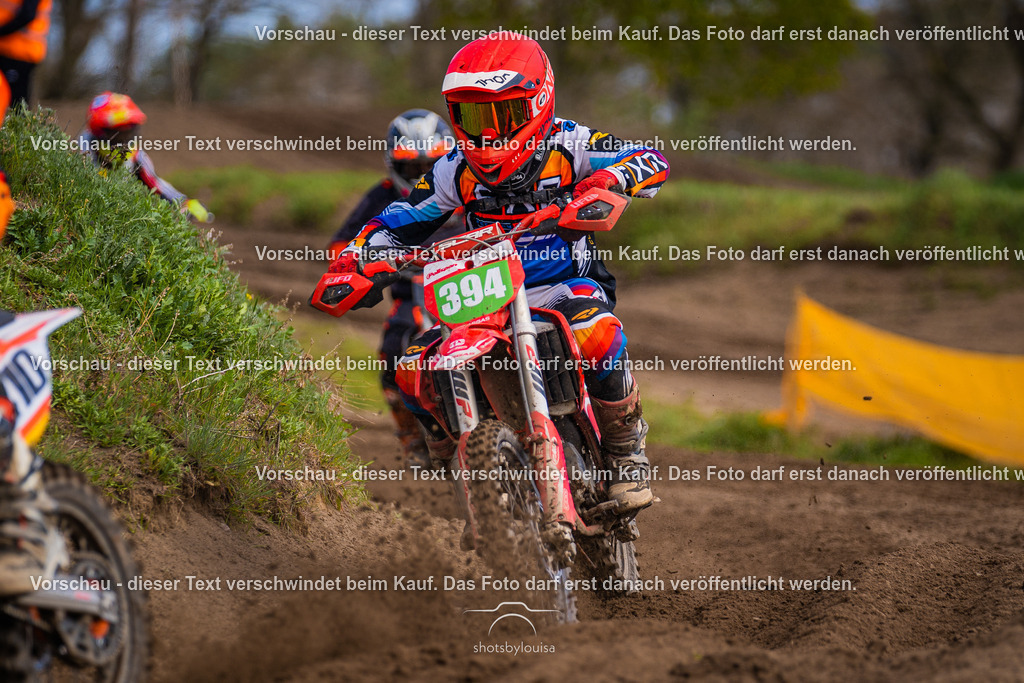 04_13_Bensdorf_85-2078 | Sportfotografin aus Berlin-Brandenburg mit Fokus auf Motocross. Ich halte deine sportliche Leistung und echte Emotionen auf und neben der Strecke professionell fest. Entdecke die Fotos von deinem Rennen und bestelle sie direkt hier im Shop.