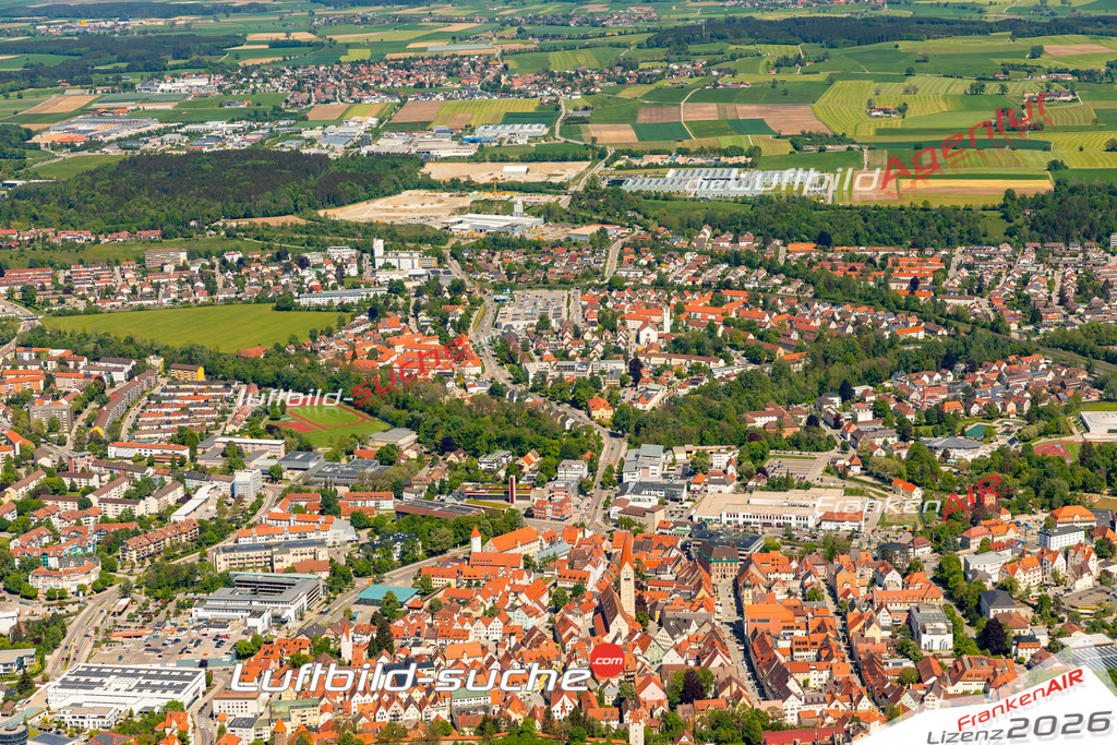 Das Luftbild zeigt :  Kaufbeuren - Die Luftaufnahme wurde 2024 vom UL-Flugzeug aus erstellt ( keine Drohne ) - Hochauflösende Luftaufnahme - Für grossformatige Ausdrucke geeignet. Die Geschenkidee !Mit Lizenz und Bildrechte bestellbar