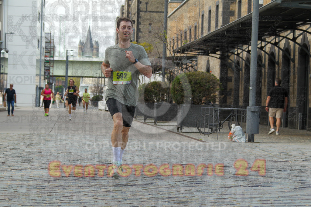 250920_1507_EV4_8099 | Sportfotografie im Rhein-Sieg Kreis, Köln, Bonn, NRW, Rheinland Pfalz, Hessen, etc. Unser Tätigkeitsfeld umfasst den Laufsport vom Volkslauf über den Marathon, Duathlon, Triathon bis zum Ultralauf wie Kölnpfad Ultra oder Schindertrail.