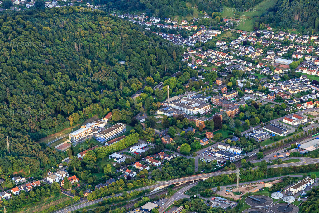 Luftbild: Klinikum Merzig gemeinnützige GmbH von Nordwesten in Merzig im Bundesland Saarland in Deutschland. Foto: IMG_149567.jpg vom 05.09.2025 durch Werner Riehm/FLY-FOTO.deKlinikum Merzig:&nbsp;Diagnostische und Interventionelle Radiologie&nbsp;