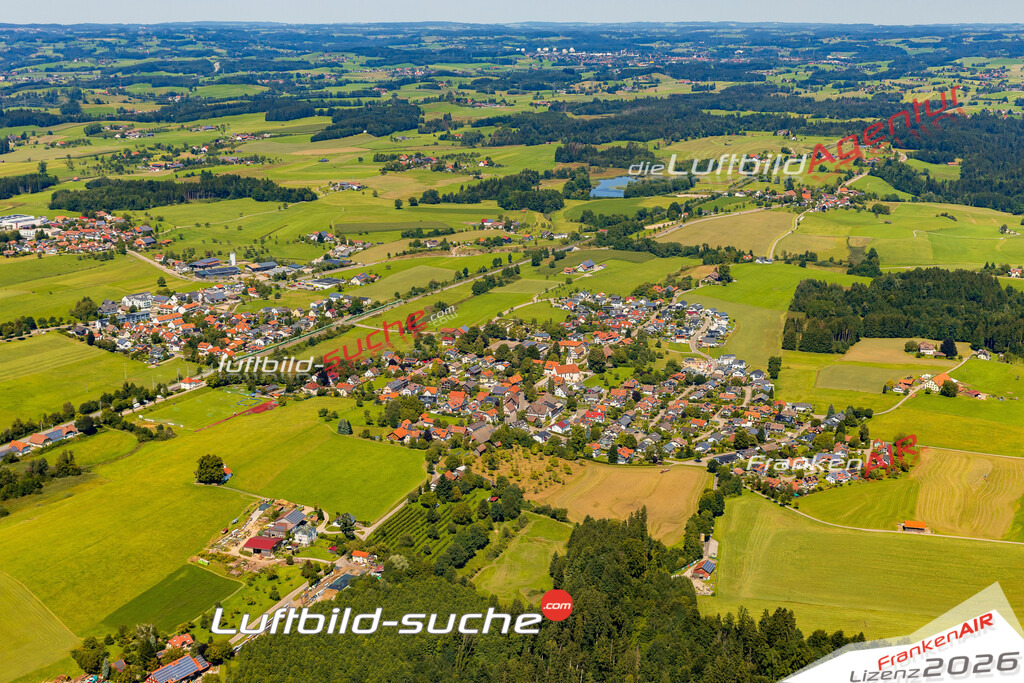 Luftaufnahme von Hergensweiler - Die Luftaufnahme wurde 2025 vom UL-Flugzeug heraus erstellt ( keine Drohne ) - Hochauflösende Luftaufnahme - für professionelle Ausdrucke geeignet. Die Geschenkidee !Mit Lizenz und Bildrechte bestellbar