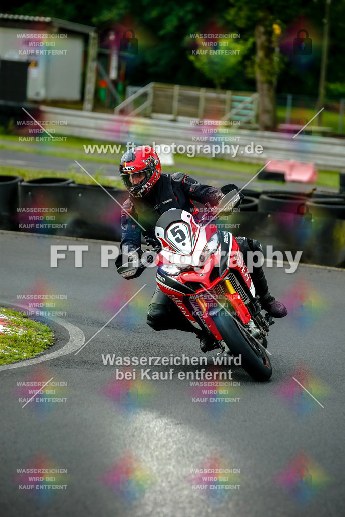 VBK-3957 | Hier findet Ihr Bilder von Touristenfahrten auf der Nürburgring Nordschleife oder von anderen Veranstaltungen die ich besucht habe. Viel Spass beim Durch Schauen 