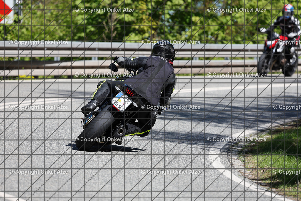 IMG_0171 | Fotograf am Kyffhäuser. Onkel Atze. Kyffhäuser Rennstrecke. Café36. Motorsportfotografie. - Realisiert mit Pictrs.com