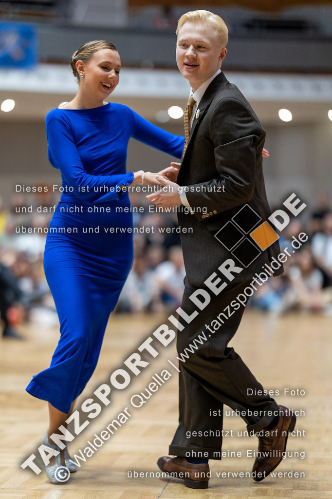 20230812-02439 | Hier finden Sie Tanz Bilder vom Latein und Standard Formationen tanzen. Sportbilder vom Tanzsport. Schöne Fotos und von Weltmeisterschaft, Europameisterschaft, Bundesliga, Regionalliga, Oberliga und Landesliga sowie von GOC Stuttgart, DanceComp, WM Bremen