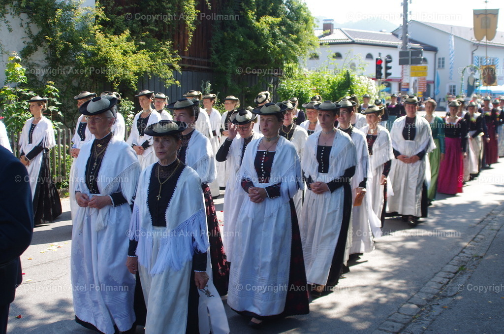 IMGP4232 | fotografiert von Axel PollmannLeonhardi Wallfahrt Benediktbeuern und Murnau, Fronleichnam, Fasching, Landschaft im Loisachtal und Benediktbeuern  - Realisiert mit Pictrs.com