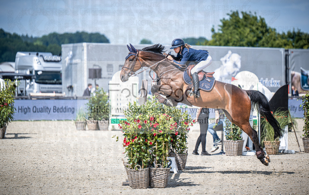 DOS_2458 | Entdecke hochwertige Reitturnierfotos von Foto Oger. Professionell, emotional und authentisch – jetzt Lieblingsmomente im Shop bestellen.Deutschlandweite Turnierfotografie. - Realisiert mit Pictrs.com