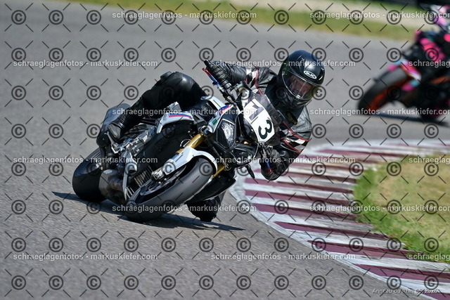 26BT02-1605 | markuskiefer.com - Realisiert mit Pictrs.com