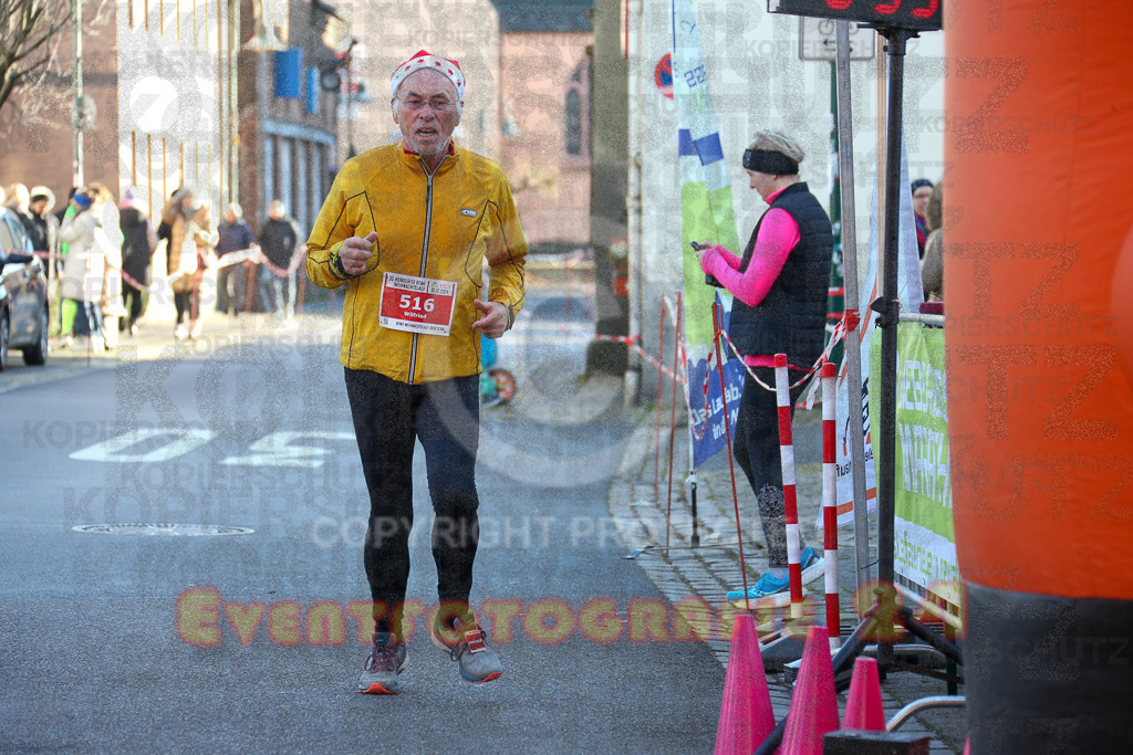 241201_1252_EX1_3395 | Sportfotografie im Rhein-Sieg Kreis, Köln, Bonn, NRW, Rheinland Pfalz, Hessen, etc. Unser Tätigkeitsfeld umfasst den Laufsport vom Volkslauf über den Marathon, Duathlon, Triathon bis zum Ultralauf wie Kölnpfad Ultra oder Schindertrail.