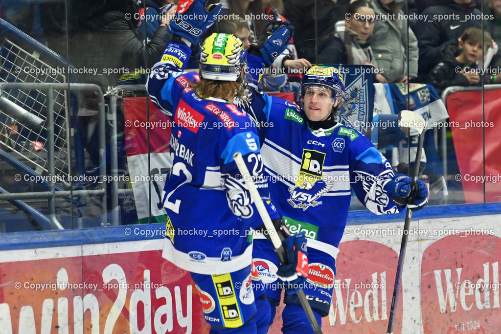 EC IDM Wärmepumpen VSV vs. Hydro Fehervar AV19  | Jubel EC VSV Mannschaft, #22 SCHERBAK Nikita EC VSV, #42 LANZINGER Benjamin EC VSV, EC IDM Wärmepumpen VSV vs. Hydro Fehervar AV19 , EC IDM Wärmepumpen VSV vs. Hydro Fehervar AV19  am 01.01.2025 in Villach (Stadthalle Villach), Austria, (Photo by Bernd Stefan)