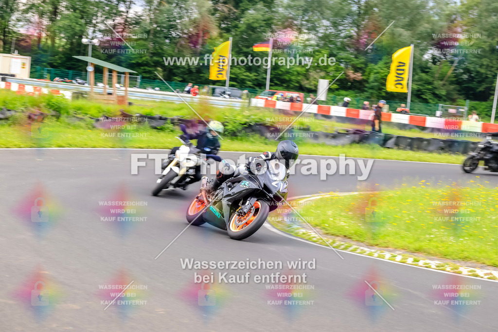 VBK-7214 | Hier findet Ihr Bilder von Touristenfahrten auf der Nürburgring Nordschleife oder von anderen Veranstaltungen die ich besucht habe. Viel Spass beim Durch Schauen 