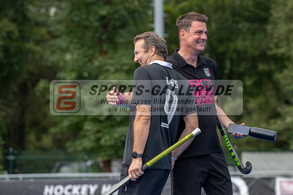 SFE_20240818_0239 | Krefeld, Deutschland, 18.08.2024:  European Cup for Recreational Hockey Players im KTHC Stadion Rot-Weiss Köln Tennis and Hockey Club am 18.08.2024 in Krefeld, Deutschland. (Foto von Stephan Fehrmann)Krefeld, Germany, 18.08.2024: European Cup for Recreational Hockey Players in KTHC Stadion Rot-Weiss Köln Tennis and Hockey Club at 18.08.2024 in Krefeld, Deutschland. (Foto from Stephan Fehrmann)