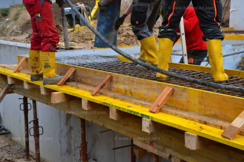 bib-lg04-betonarbeiten-0396 | Nach LV-Leistungsgruppen sortierte Detailfotos über den Bau eines Hauses. Alle Hausbau-Bilder direkt vom Urheber und Autor der Website Haus-Selber-Bauen.com