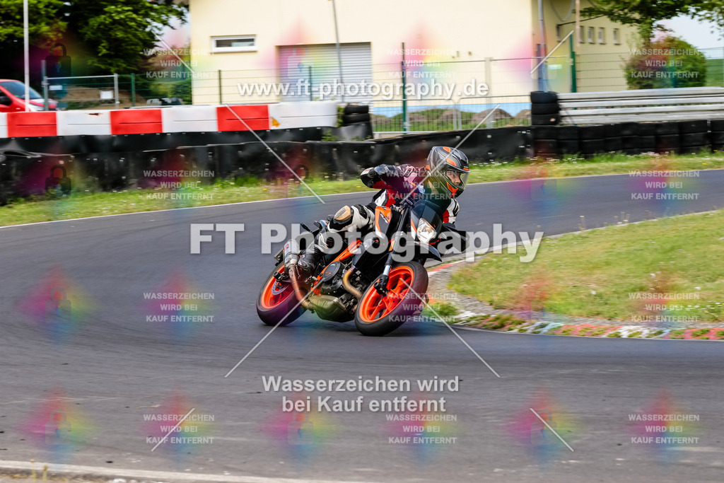 MotoTeamVBK-20740 | Hier findet Ihr Bilder von Touristenfahrten auf der Nürburgring Nordschleife oder von anderen Veranstaltungen die ich besucht habe. Viel Spass beim Durch Schauen 