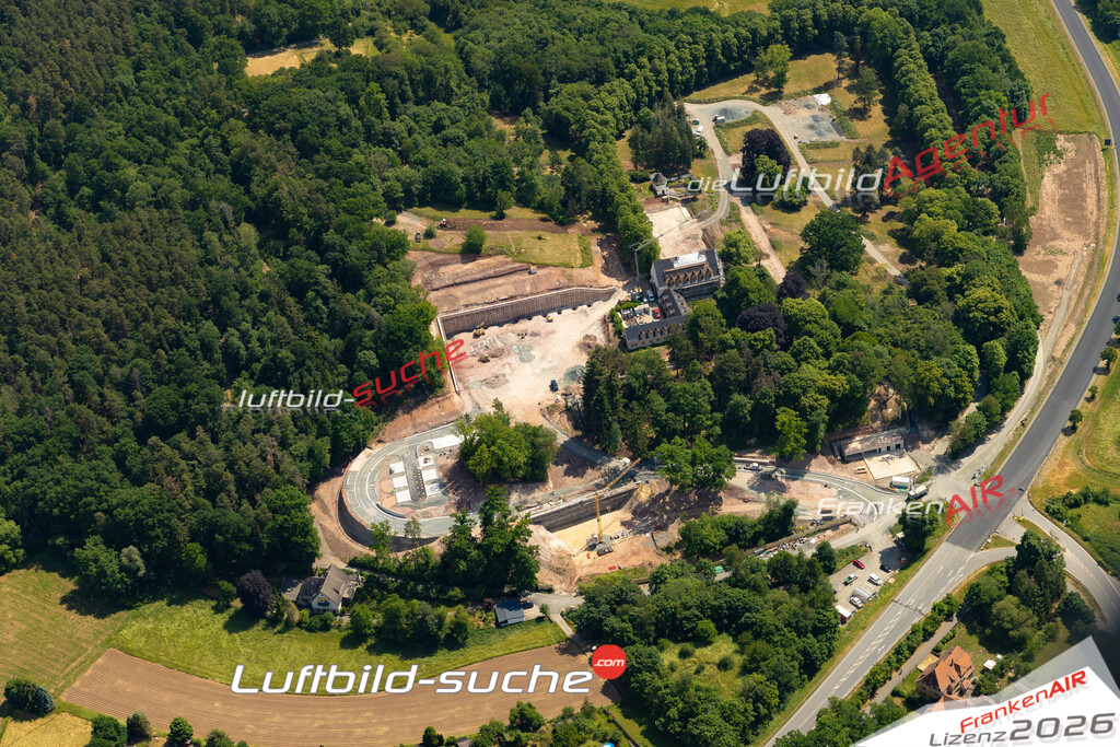 Das Luftbild zeigt : Seidenhof Kulmbach - Die Luftaufnahme wurde 2023 vom UL-Flugzeug aus erstellt ( keine Drohne ) - Hochauflösende Luftaufnahme - Für grossformatige Ausdrucke geeignet. Die Geschenkidee !Mit Lizenz und Bildrechte bestellbar