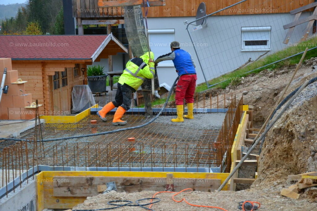 bib-lg04-betonarbeiten-0575 | Nach LV-Leistungsgruppen sortierte Detailfotos über den Bau eines Hauses. Alle Hausbau-Bilder direkt vom Urheber und Autor der Website Haus-Selber-Bauen.com