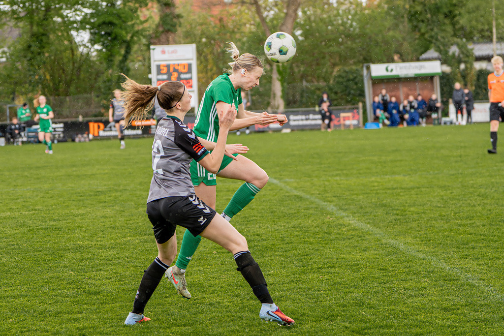 Fußball I Frauen I Saison 2025-2026 I Oberliga Niedersachsen I 19. Spieltag I TuS Lutten - TuS Büppel I 05985 | jns.sportfotos - Realisiert mit Pictrs.com