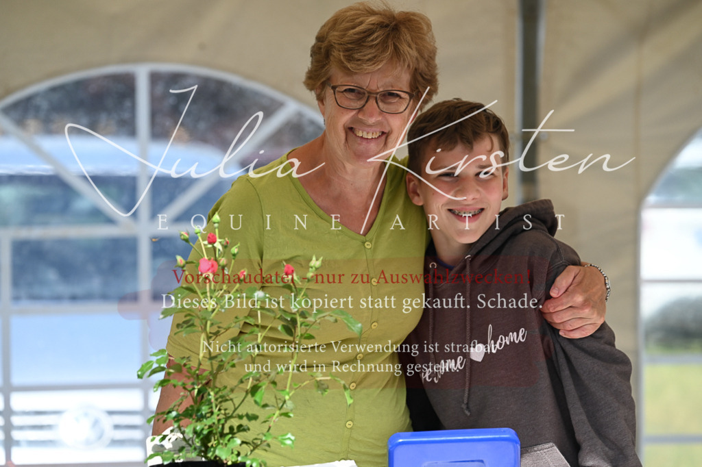 DSC_8641 | Pferde- und Turnierfotografie in Westsachsen. Pferdeportraits, Auftragszeichnungen und intuitive Kunst.